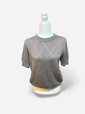 Classic Gray Short-Sleeve Diamond Knit Top